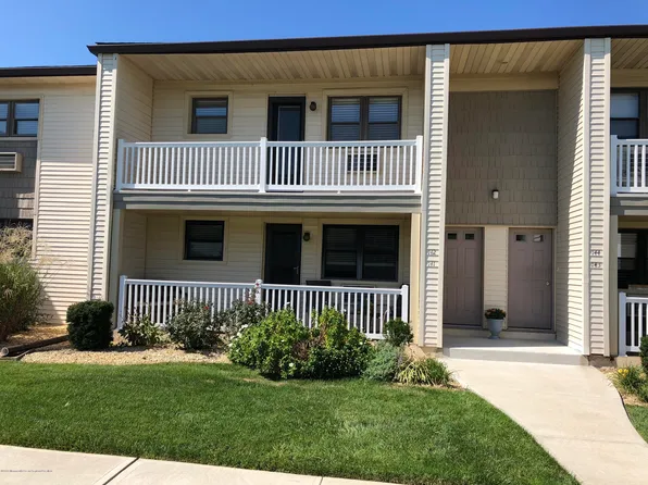 142 Wharfside Dr, Monmouth Beach, NJ 07750