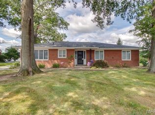 3212 Morkel Dr, Godfrey, IL 62035