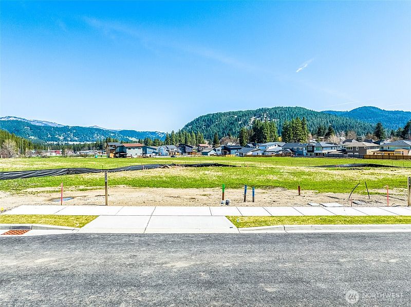 5th image of 714 Cascade Street