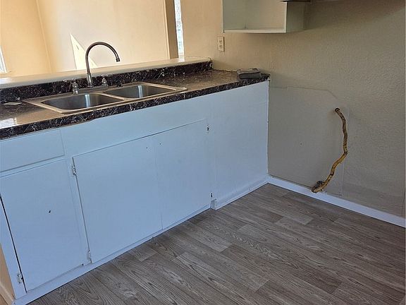 5th image of 120 Tarlton St #B