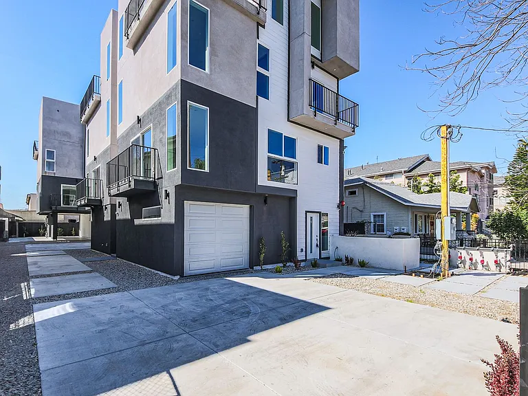 5263 Cartwright Ave — Photo 19