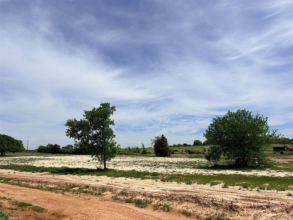 2nd image of 160 Daggett Dr