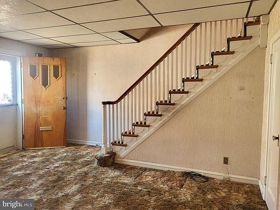 3rd image of 4231 Markland St