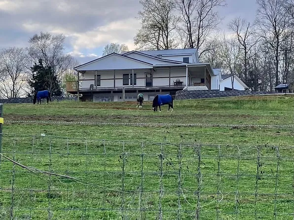 364 Barbour Rd, Glasgow, KY 42141