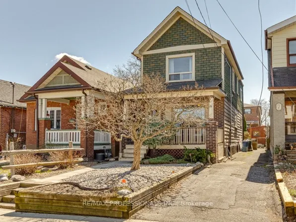 9 Orley Ave, Toronto, ON M4C 2B8