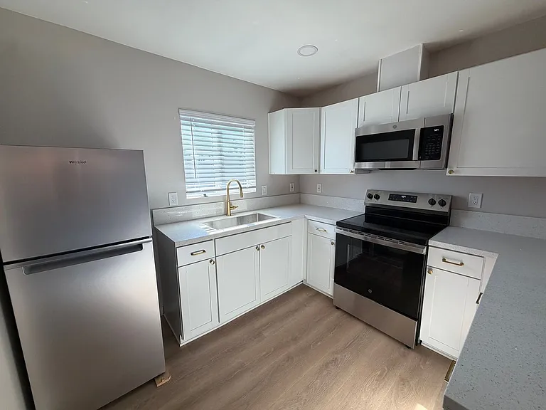 3592 Timothy Way — Photo 4