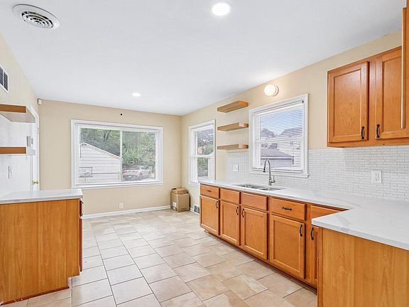 2nd image of 5175 N 27th STREET