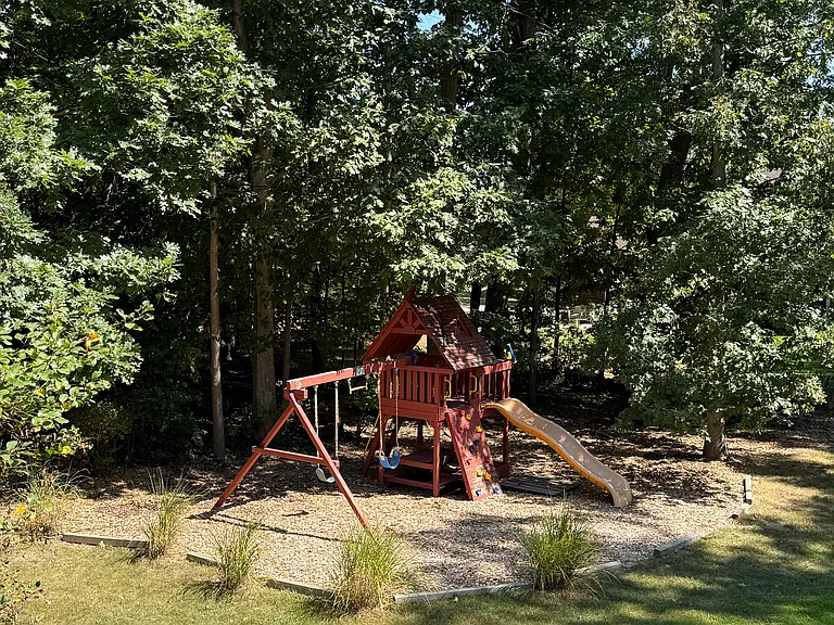 swing set/play area