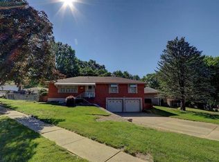 3701 S Breckenridge Dr, Independence, MO 64055