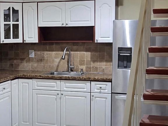 3rd image of 3901 SW 109th Ave APT C7