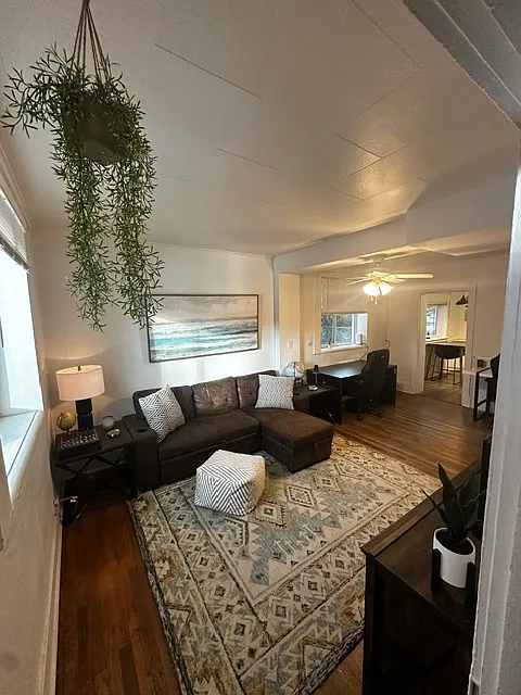 2 bed, 933 sqft, $1,895 — Photo 1