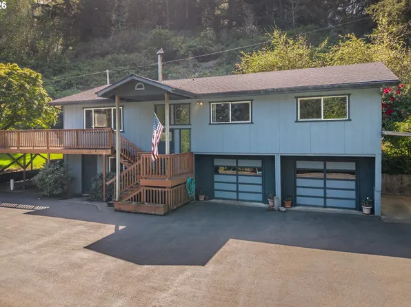 94032 Brush Ln, Coos Bay, OR 97420