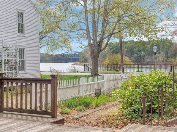 382 Main St, Amesbury, MA 01913