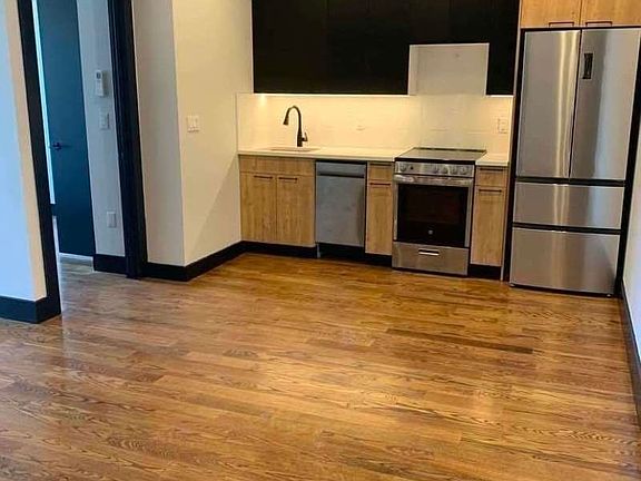 2nd image of 895 Willoughby Ave #3G
