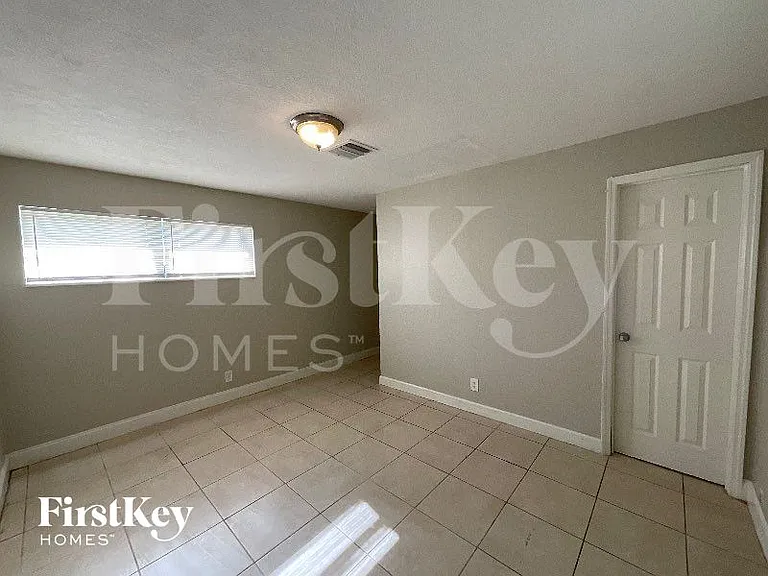 5980 NW 24th Ct — Photo 8