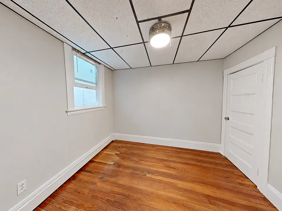 882 Huntington Ave #3