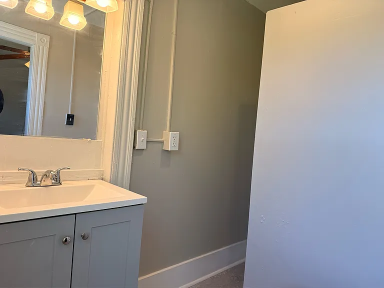 555 Main St — Photo 13