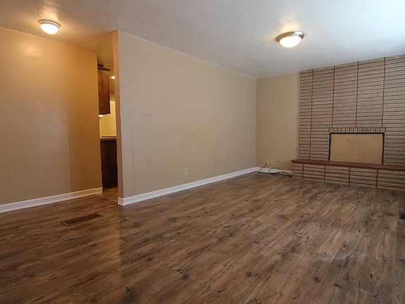 3rd image of 1465 Ponderosa Dr