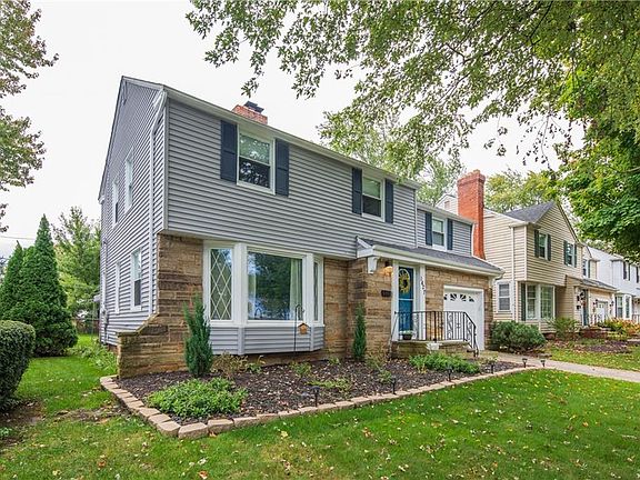 2nd image of 1427 Henning Dr