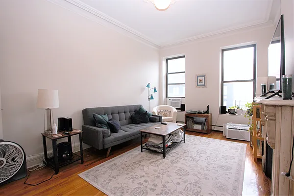 Rented by R New York | media 2