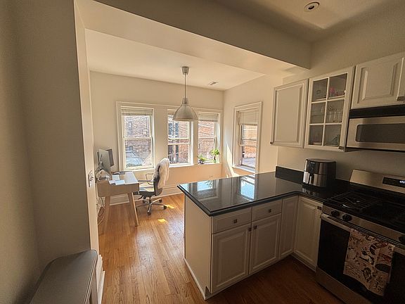 3rd image of 745 W Briar Pl #2