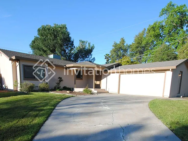 6900 Pin Oak Ct — Photo 1