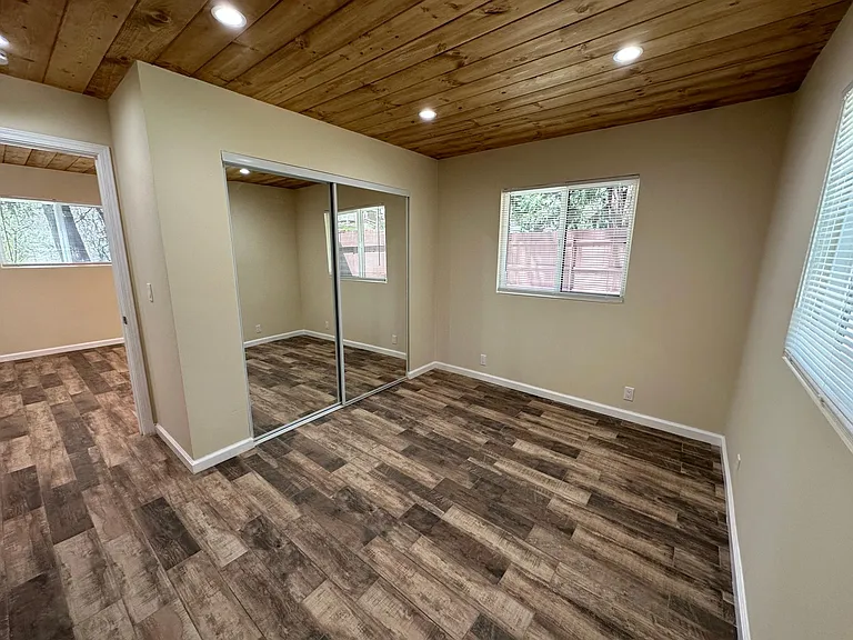 54078 Pine Crest Ave — Photo 13