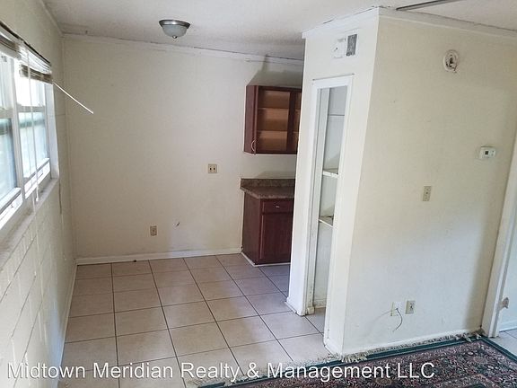 2nd image of 517 Yaeger St APT 24
