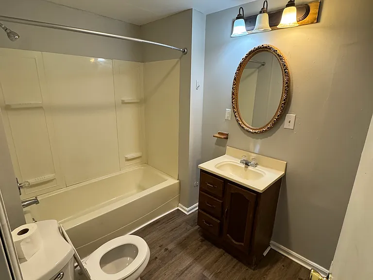 1013 Harding Way E #1 — Photo 8