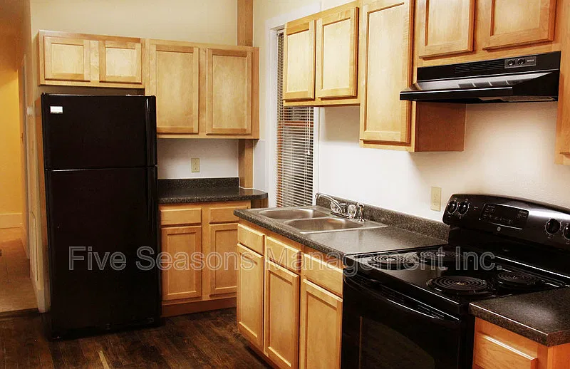 63 King St — Photo 3