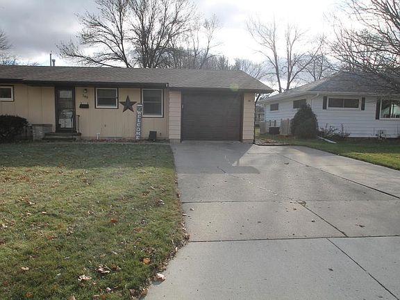 3rd image of 549 McIndoe St