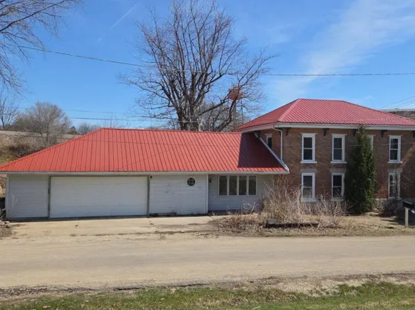 110 N Water St, Warren, IL 61087