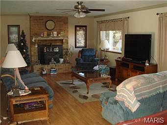 5th image of 400 Hillcrest Dr