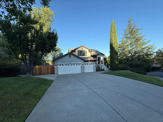 3 bed, 1908 sqft, $3,600 — Photo 1