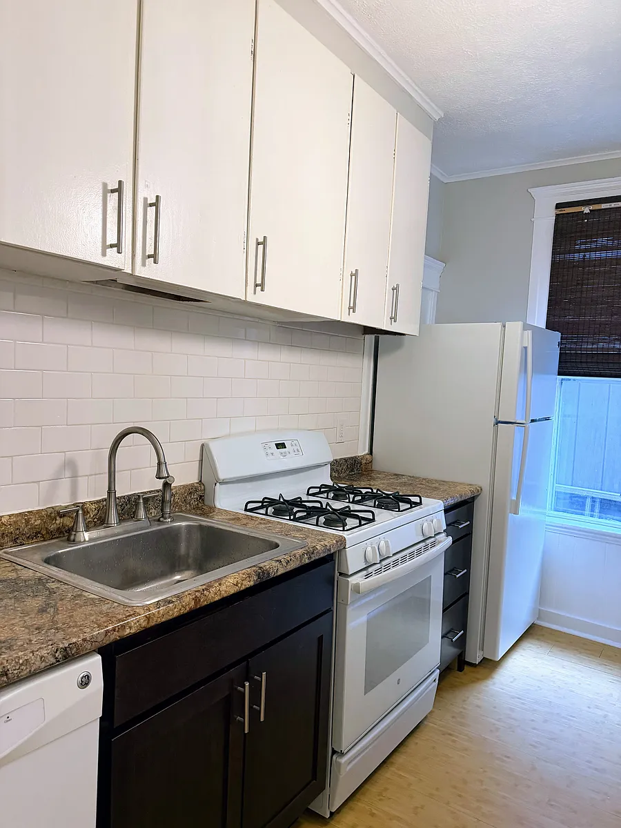 Building Photo - 503 State St #2
