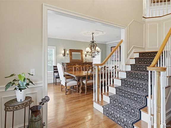 5th image of 5 Albertanna Court