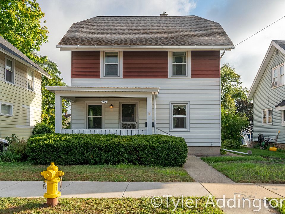 1st image of 1127 Walker Ave NW