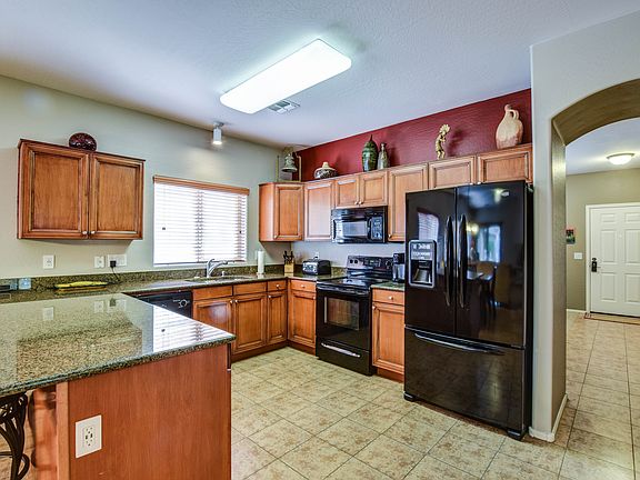 3rd image of 1792 W Stephanie Ln