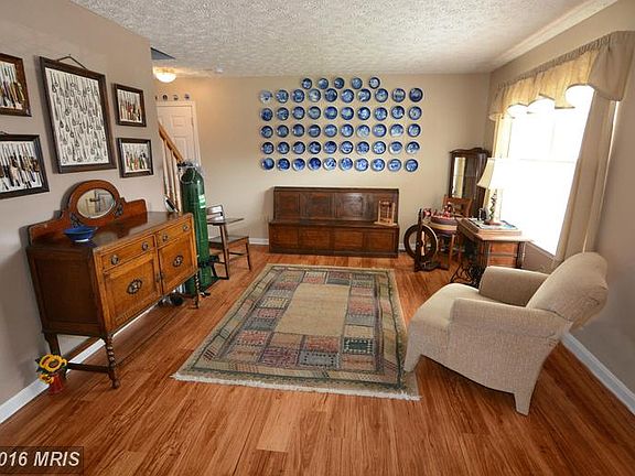 4th image of 3208 Art Hall Ln