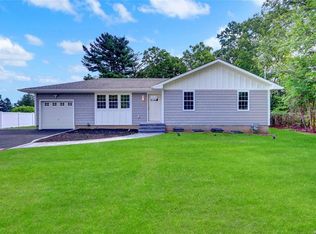 25 Jeanne Ave, Port Jefferson Station, NY 11776