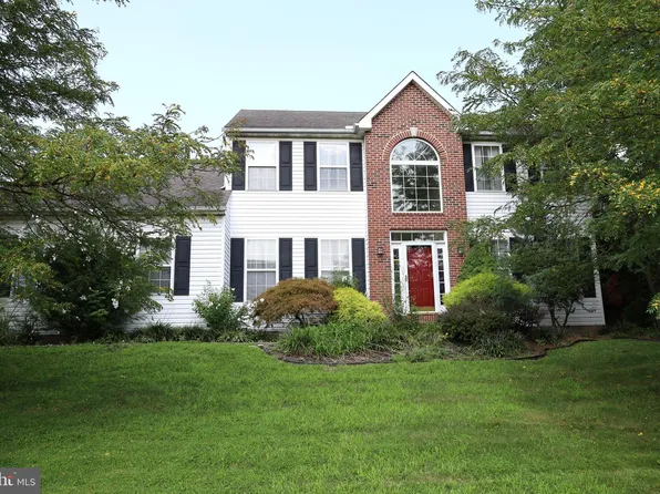 90 Pine Tree Dr, Royersford, PA 19468