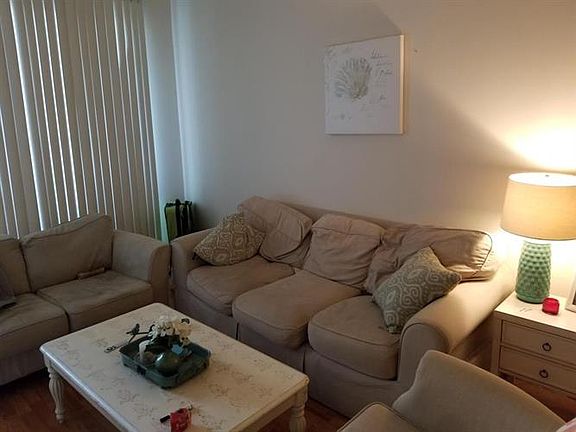 5th image of 1600 Long Grove Dr Unit 215
