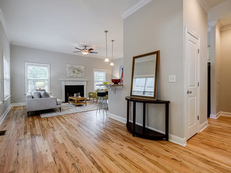 237 Carlyle Park Dr NE — Photo 7