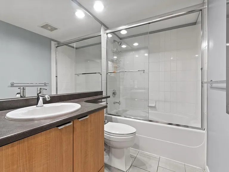 1001 Richards St #1401 — Photo 18
