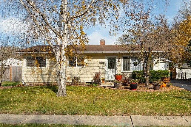 1st image of 18560 W Karen Ln