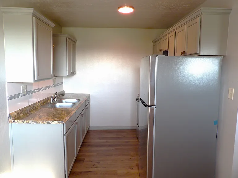 505 NW Oak Ave #B1 — Photo 3