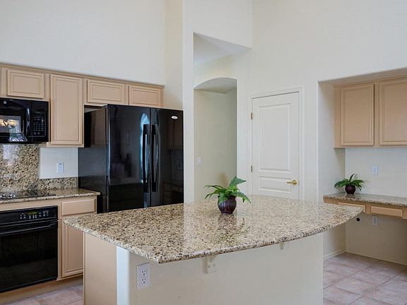 4th image of 2235 N Quail Lake Pl
