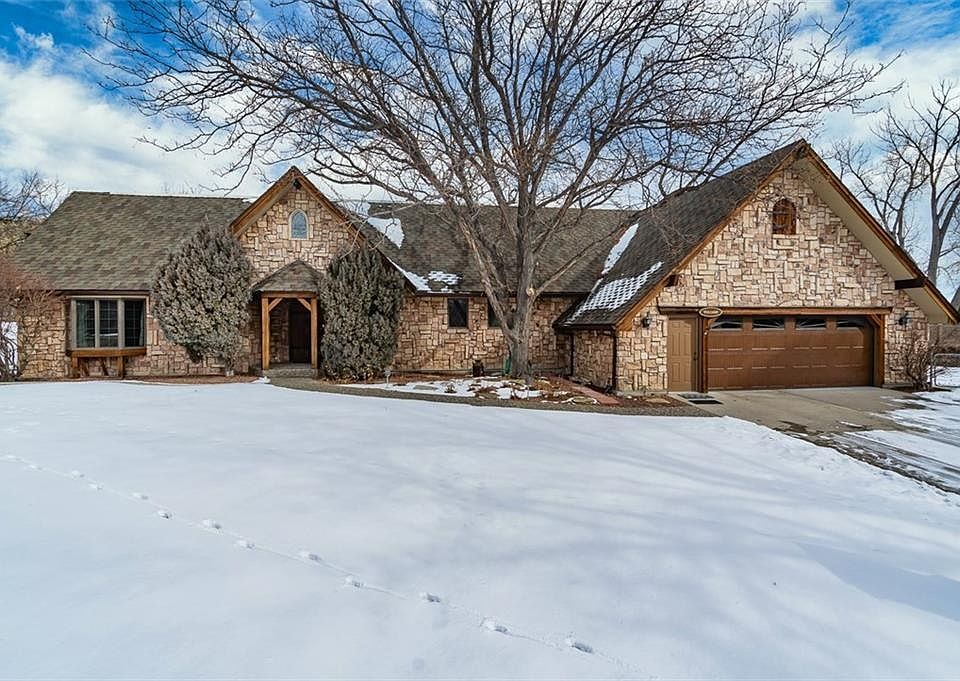 1st image of 4205 Town Ln