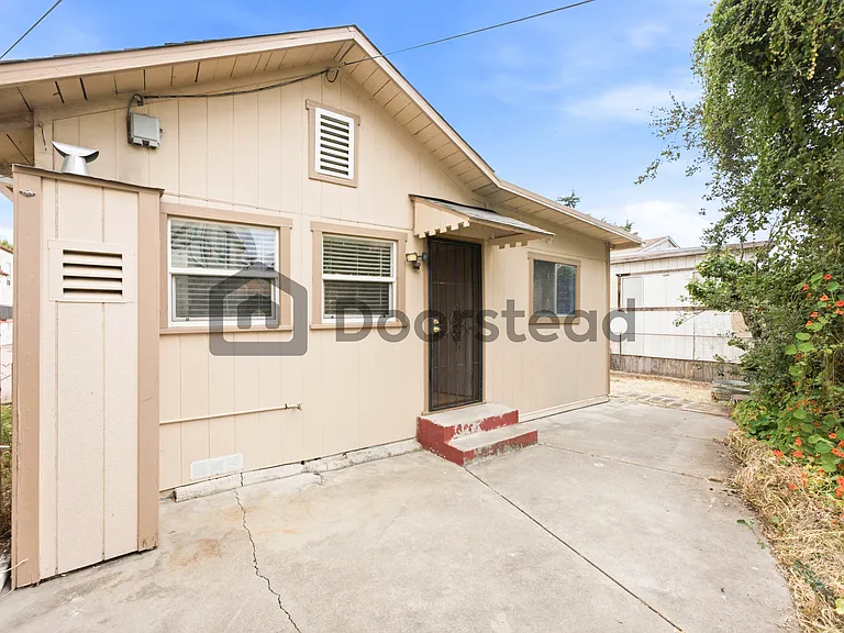 4339 Adeline St #B — Photo 24