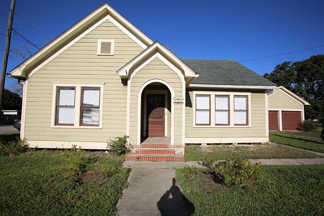 1st image of 1612 E Stayton Ave
